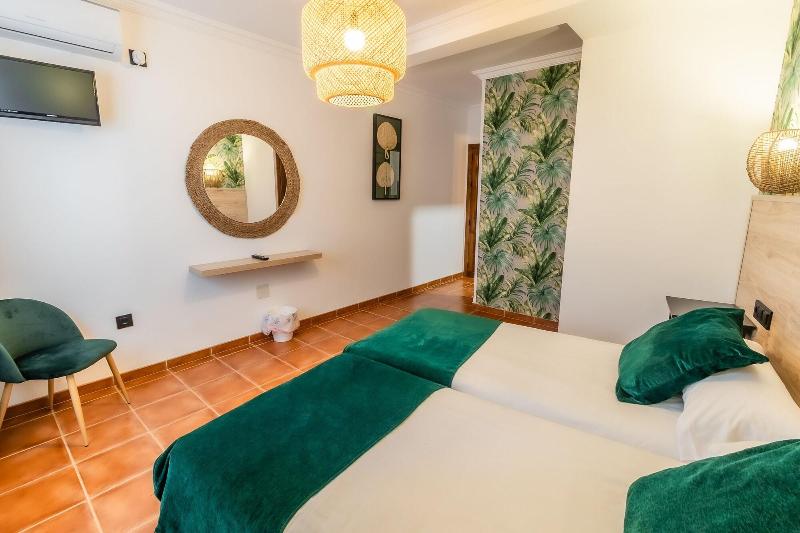Hostal El Bomba image