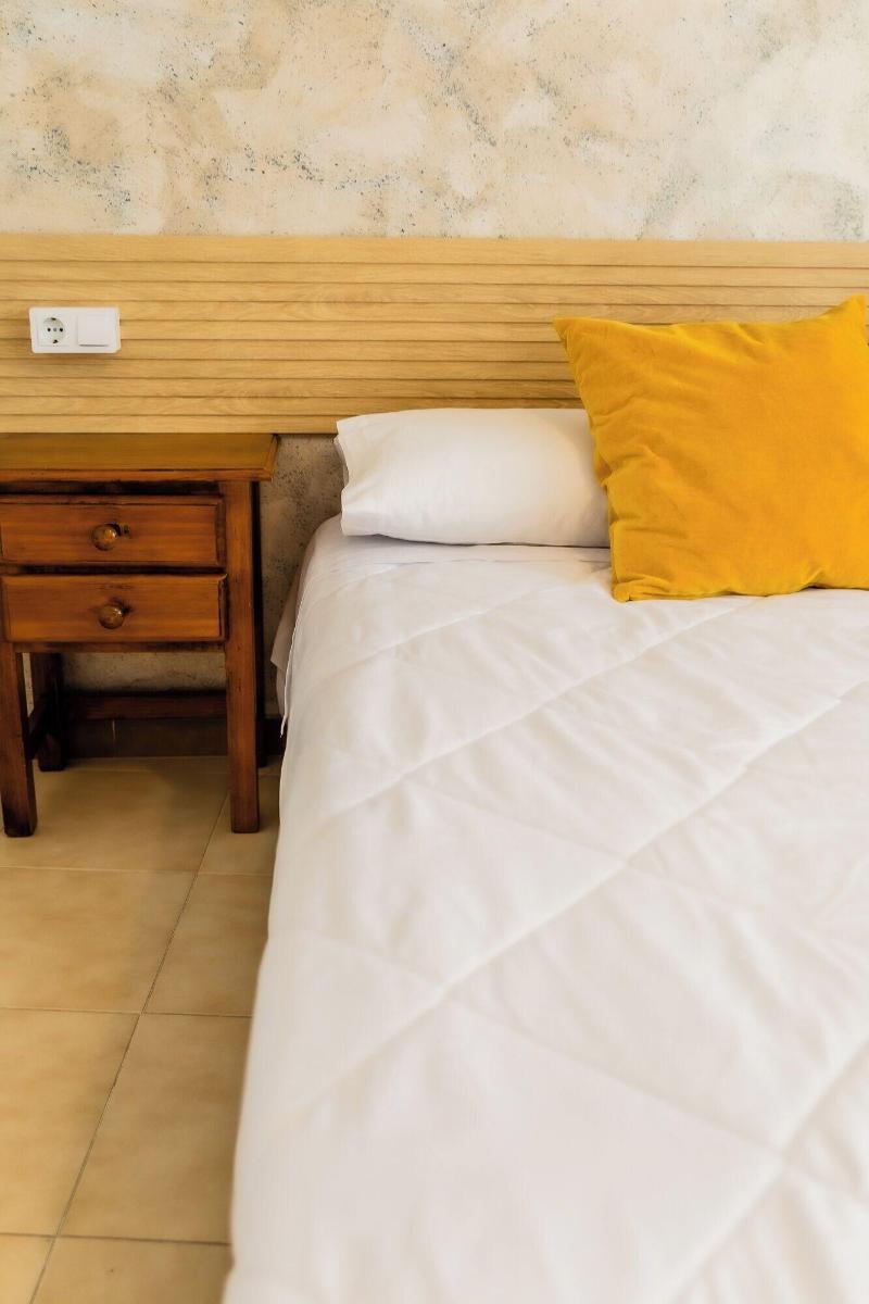 Hostal El Bomba image