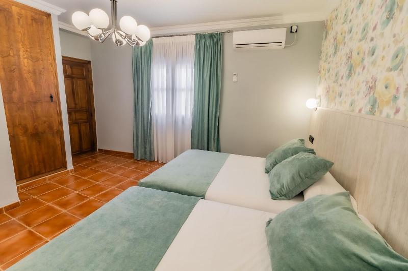 Hostal El Bomba image