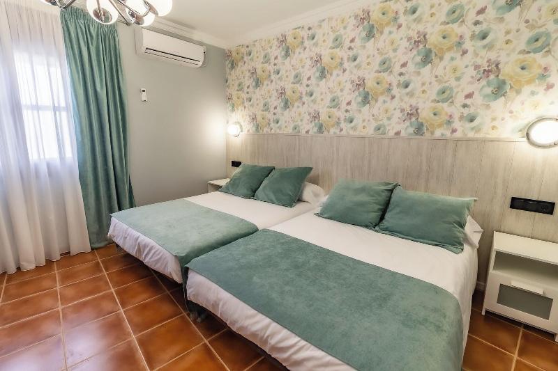 Hostal El Bomba image