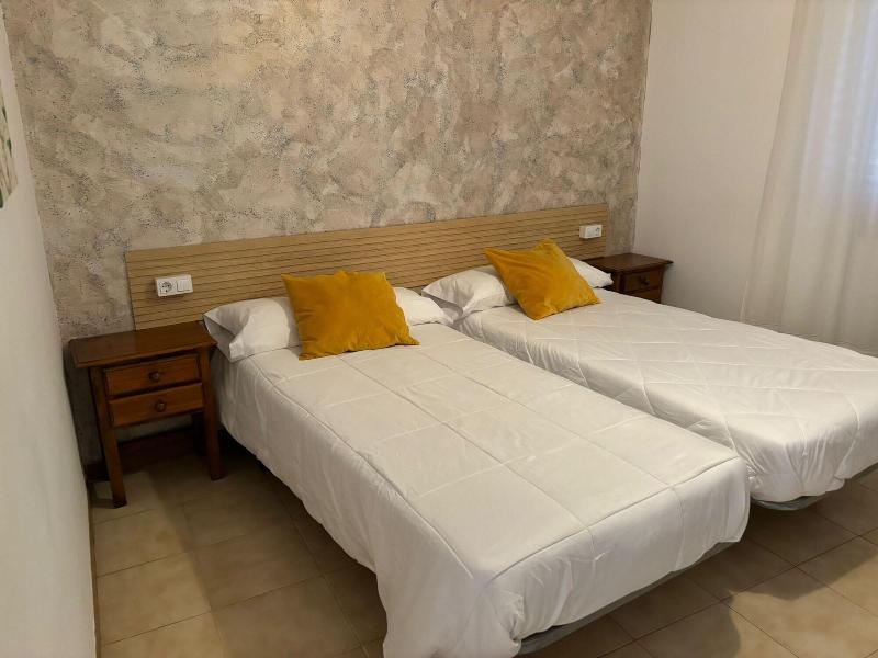 Hostal El Bomba image