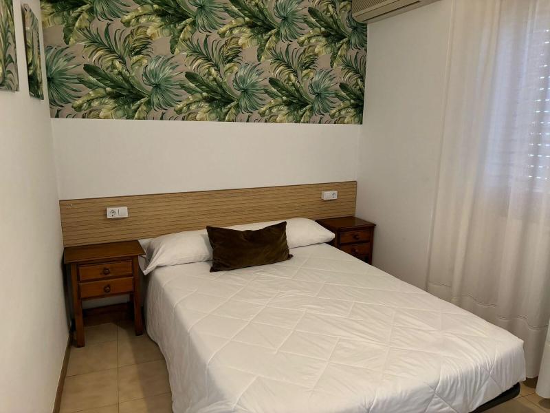 Hostal El Bomba image