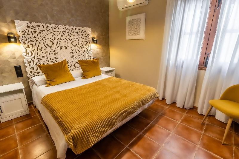 Hostal El Bomba image