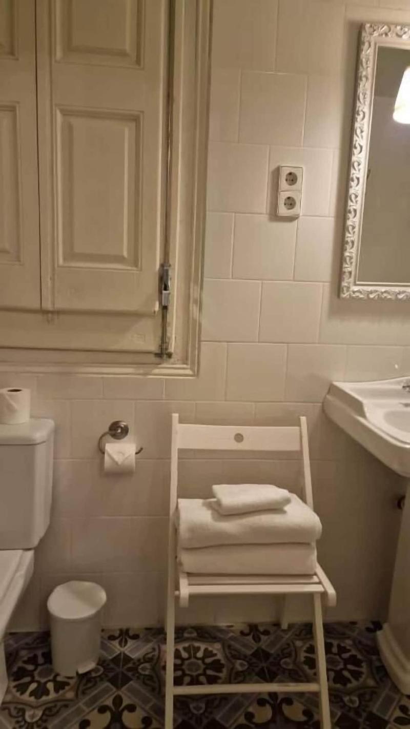 Hostal Lumine Suites By Gaiarooms image
