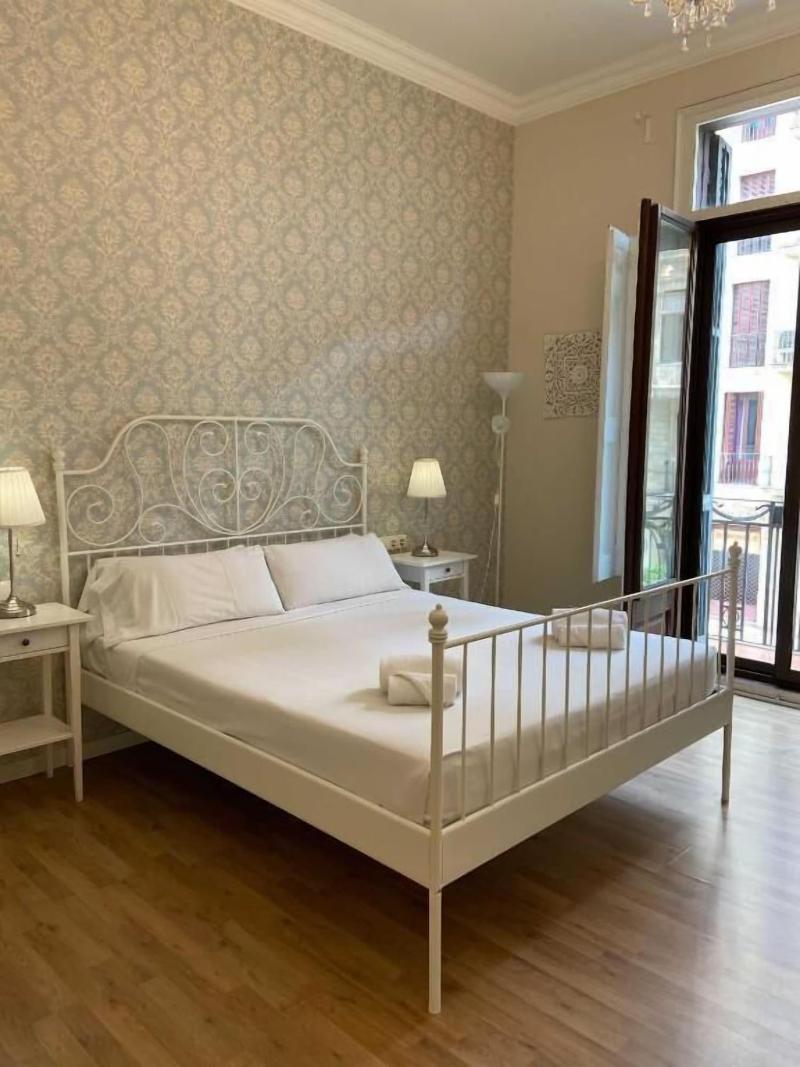 Hostal Lumine Suites By Gaiarooms image