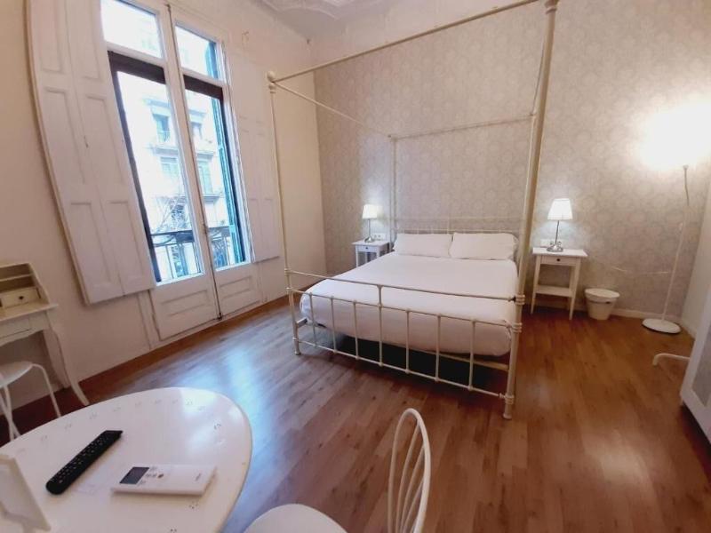 Hostal Lumine Suites By Gaiarooms image