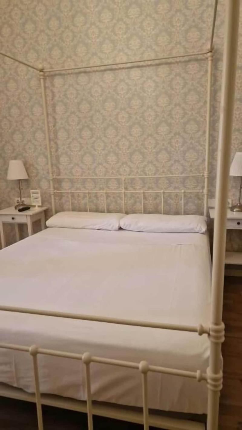 Hostal Lumine Suites By Gaiarooms image