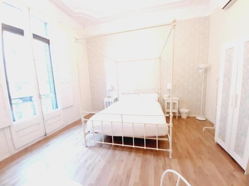 Hostal Lumine Suites By Gaiarooms image