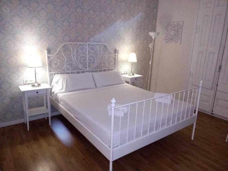 Hostal Lumine Suites By Gaiarooms image