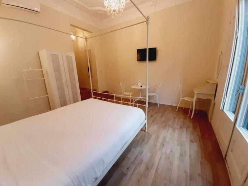 Hostal Lumine Suites By Gaiarooms image