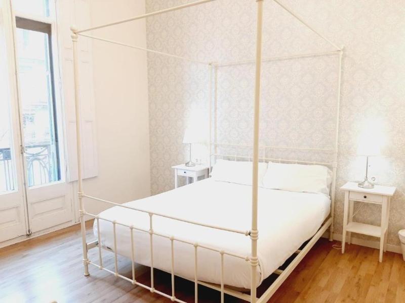 Hostal Lumine Suites By Gaiarooms image