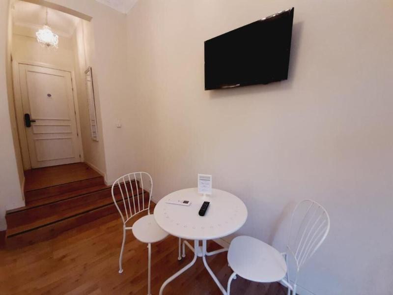 Hostal Lumine Suites By Gaiarooms image