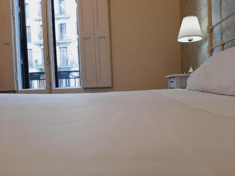 Hostal Lumine Suites By Gaiarooms image