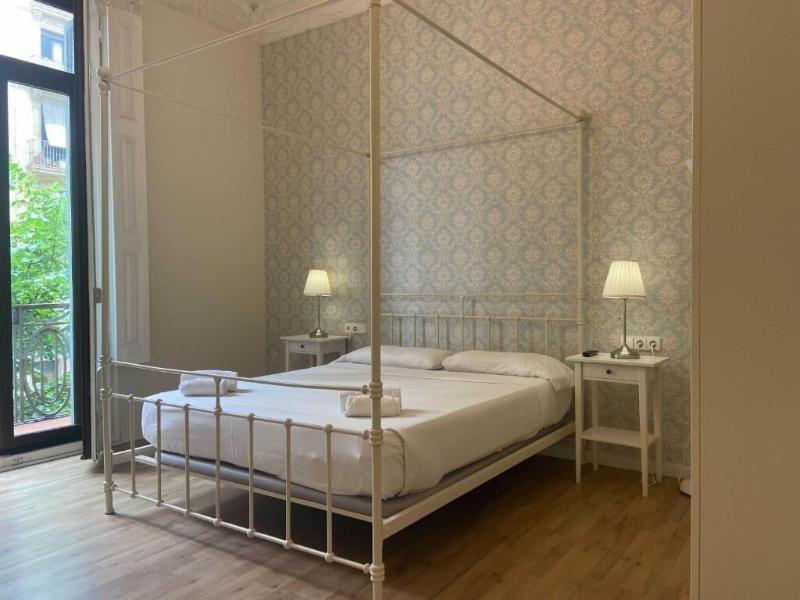 Hostal Lumine Suites By Gaiarooms image