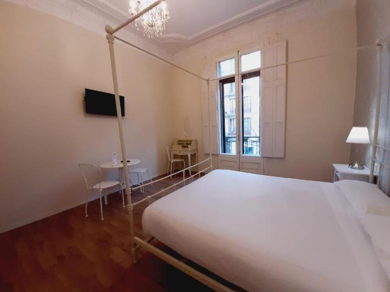 Hostal Lumine Suites By Gaiarooms image