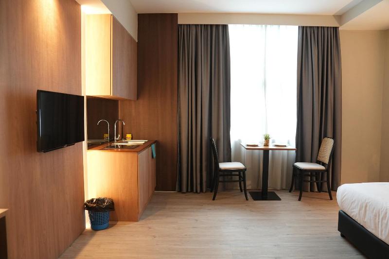 Roxy Hotel Aiman image