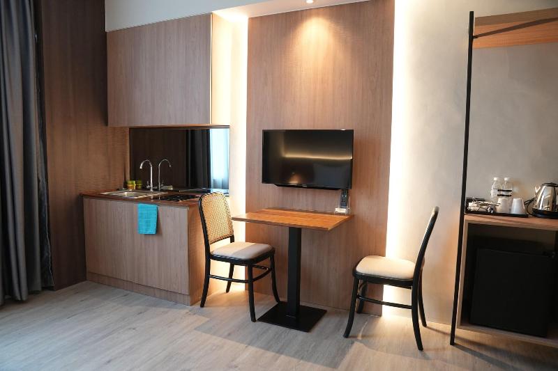 Roxy Hotel Aiman image