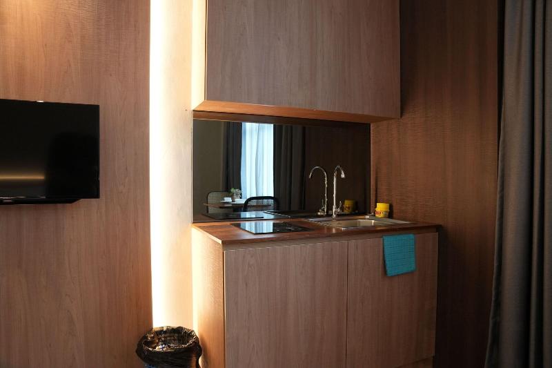 Roxy Hotel Aiman image