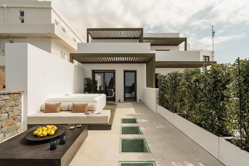 Naxos Rhyton Adults Only - Image 4