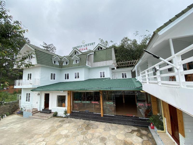 Cherry Luxury Hotel image