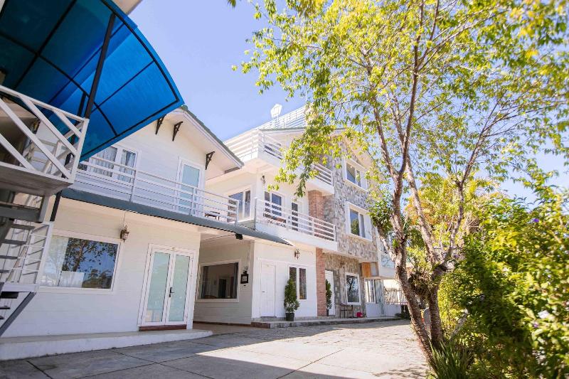 Cherry Luxury Hotel image