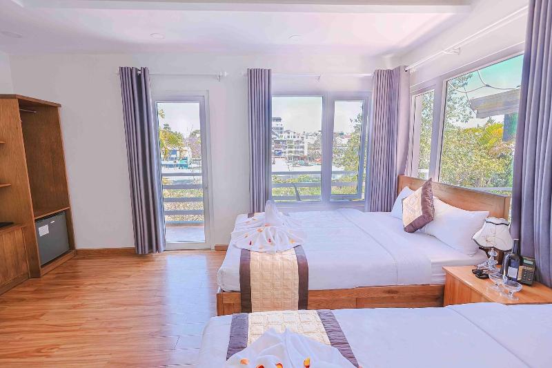 Cherry Luxury Hotel image