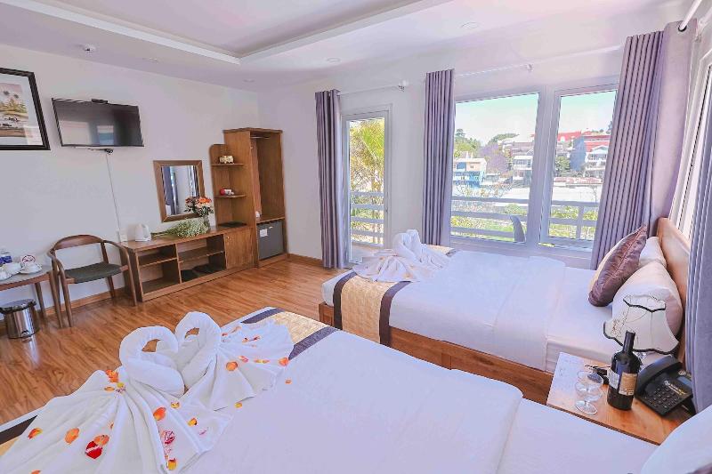 Cherry Luxury Hotel image