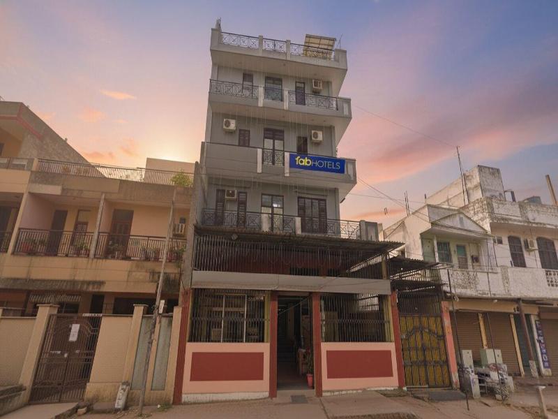 Fabhotel Ashok Vihar image