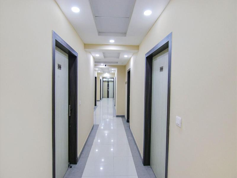Fabhotel Ashok Vihar image