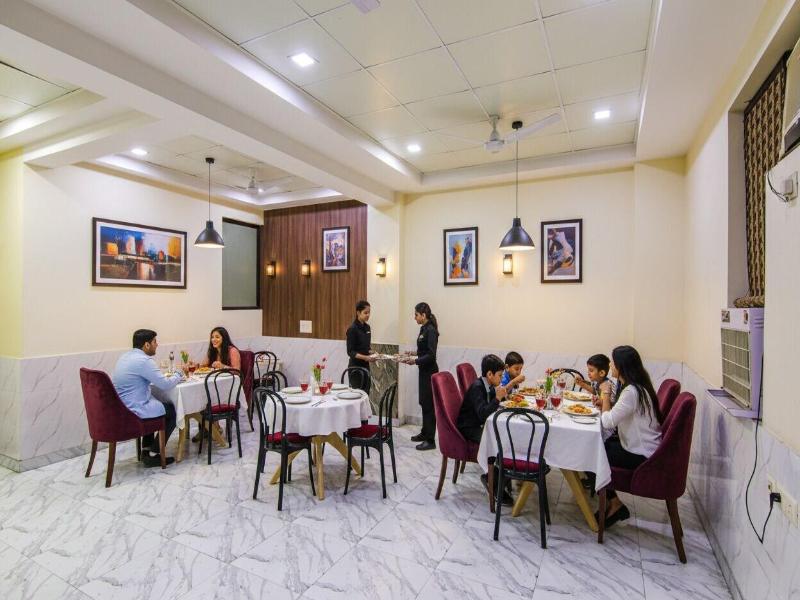 Fabhotel Ashok Vihar image