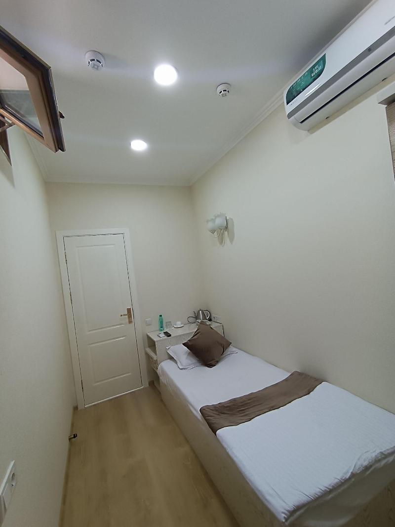 Oasis Boutique Hotel image