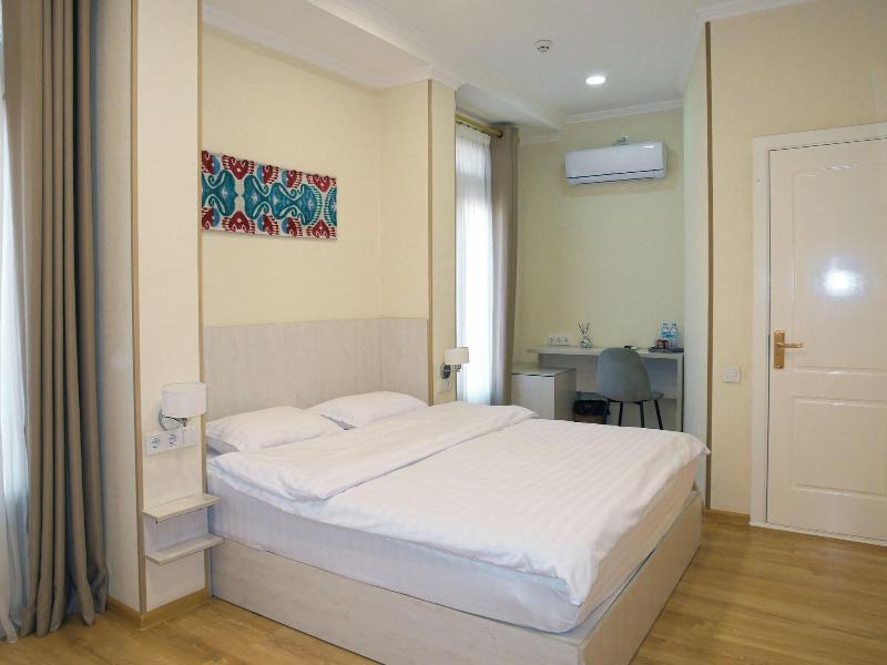 Oasis Boutique Hotel image