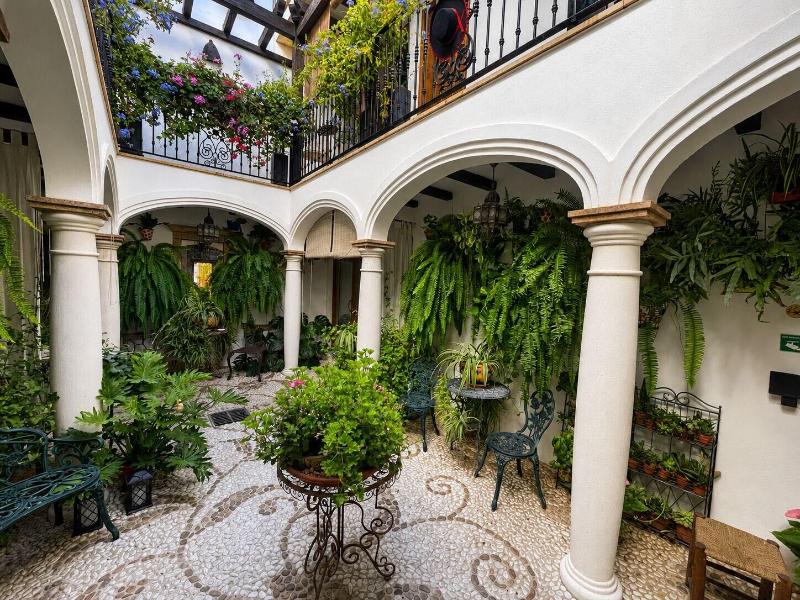 Casa Del Patio Boutique Apartments image