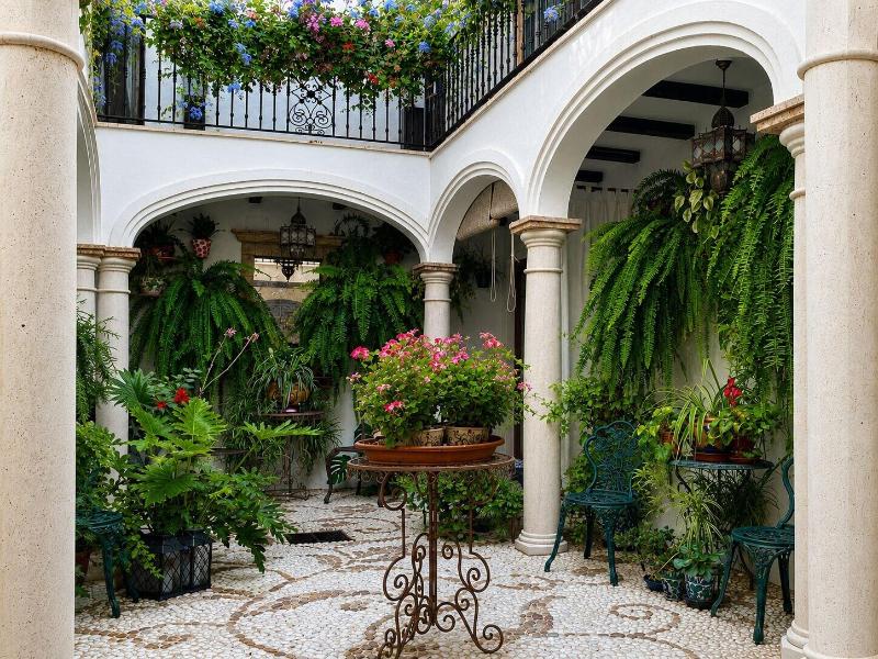 Casa Del Patio Boutique Apartments image