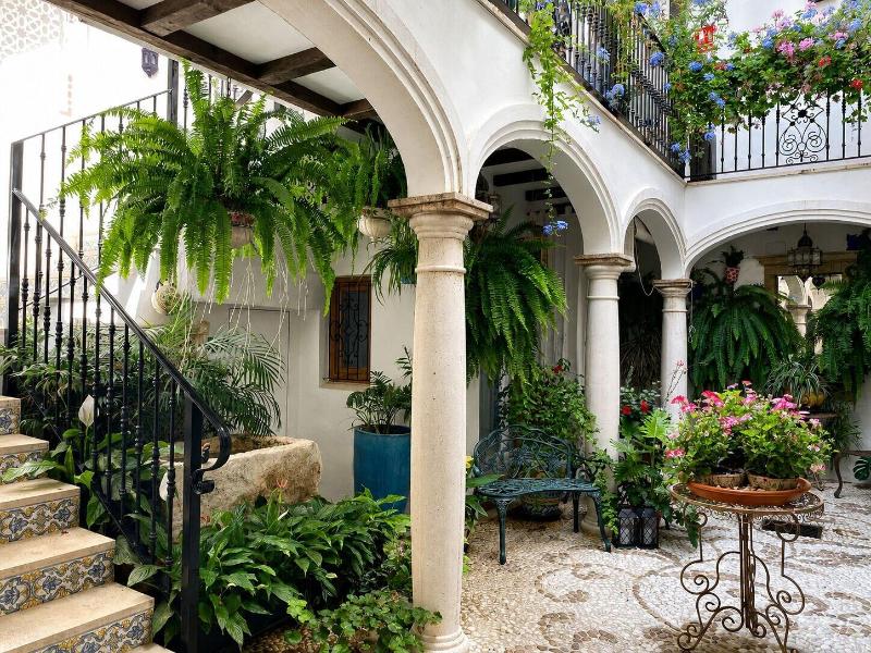 Casa Del Patio Boutique Apartments image