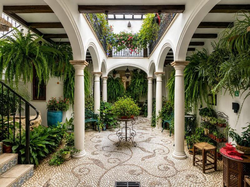 Casa Del Patio Boutique Apartments image