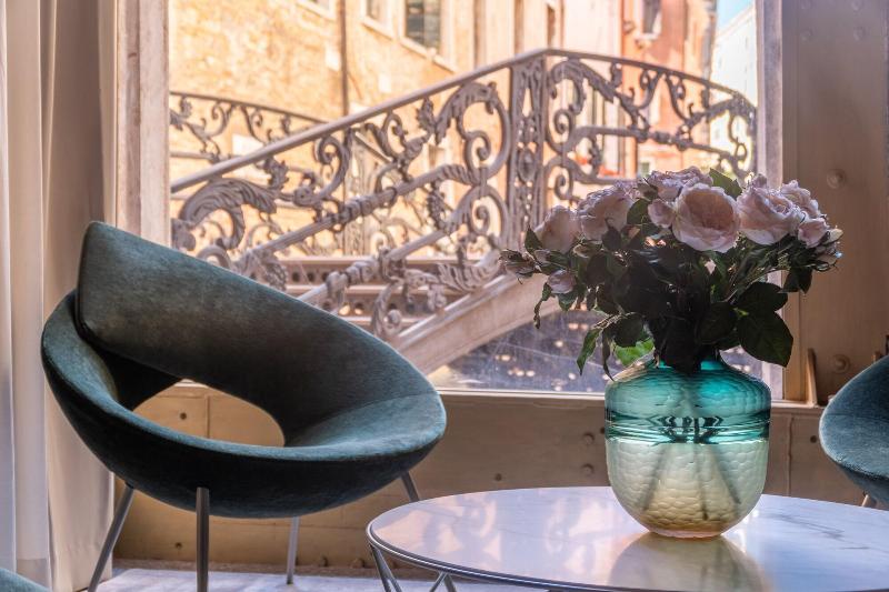 Ninfea Luxury Suites image
