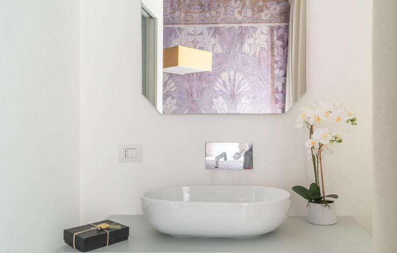 Ninfea Luxury Suites image