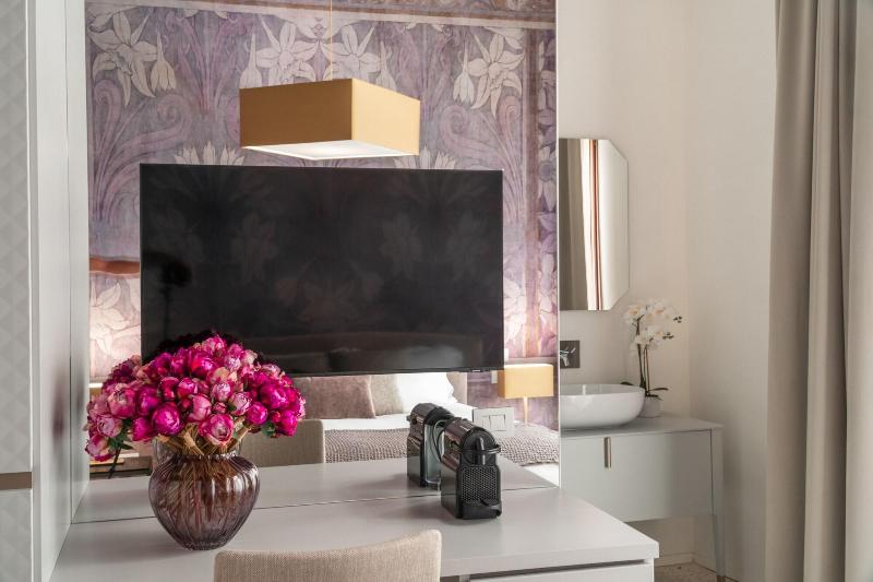Ninfea Luxury Suites image
