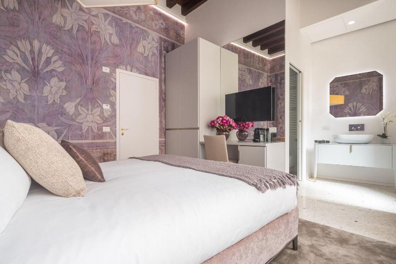 Ninfea Luxury Suites image