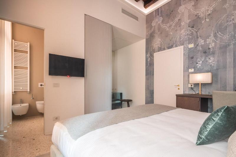 Ninfea Luxury Suites image