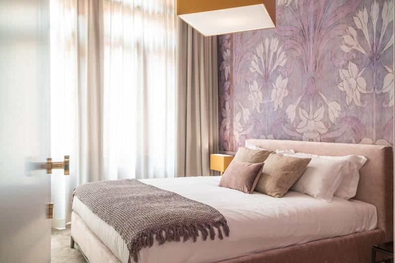 Ninfea Luxury Suites image