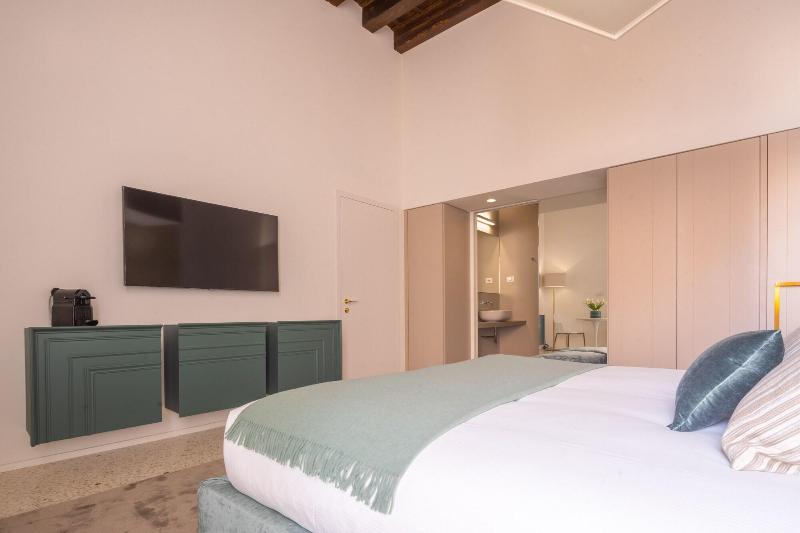 Ninfea Luxury Suites image