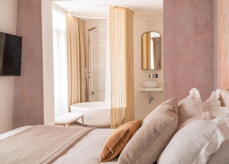 Ninfea Luxury Suites image