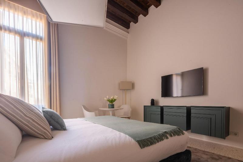Ninfea Luxury Suites image
