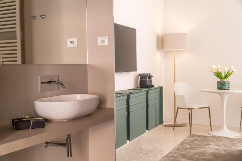 Ninfea Luxury Suites image