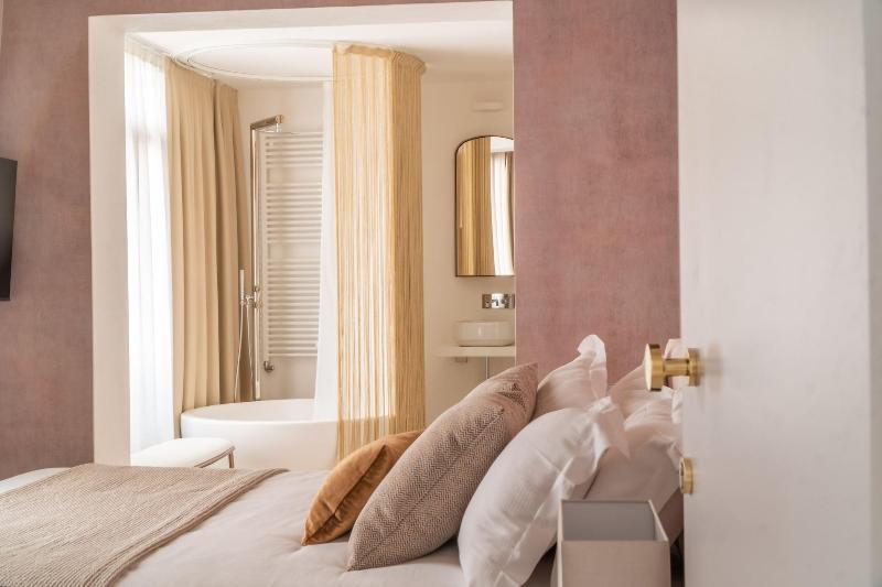 Ninfea Luxury Suites image