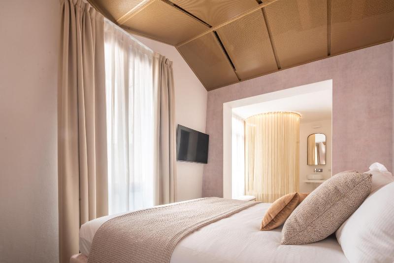 Ninfea Luxury Suites image