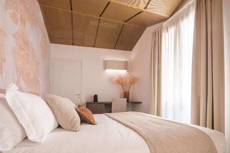 Ninfea Luxury Suites image