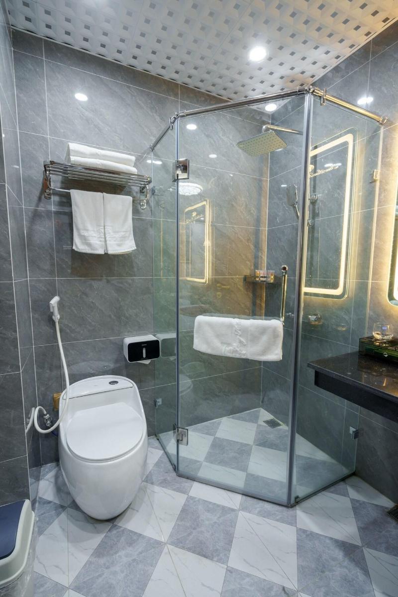 Sunland Halong Hotel And Restaurant image